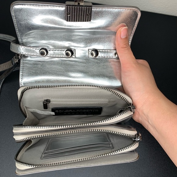 Sondra Roberts silver metallic wallet purse - Picture 4 of 5